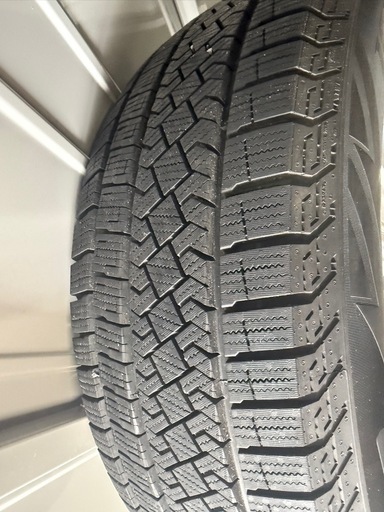 225/60R17スタッドレスタイヤ