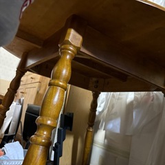 丸い机の画像