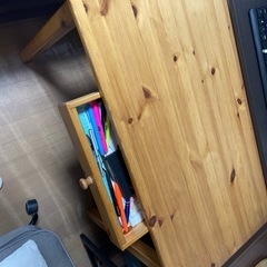 木製デスクの画像