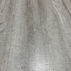LOWYAテーブルの画像