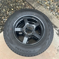 ジムニー向け スタッドレスタイヤ＋ホイール 175/80R16の画像
