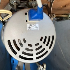 アーム(腕)ミシン台とモーターの画像