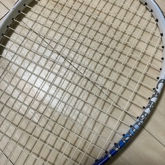 YONEXテニスラケット 青と黒のグラデーション の画像