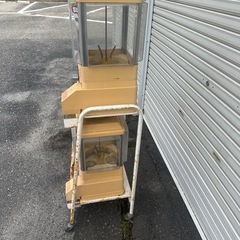 ガチャガチャ本体2台セットの画像