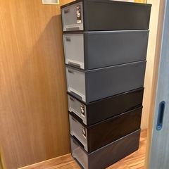 衣装ケース 3個   洗濯バサミの画像