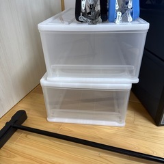 衣装ケース 3個   洗濯バサミの画像