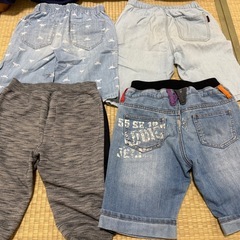 子供服　シャツ4枚　パンツ4枚の画像