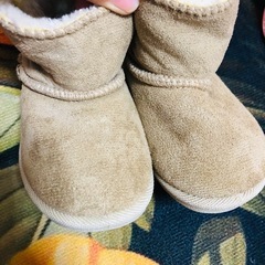 キッズ冬用のブツと靴の画像