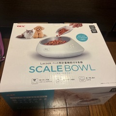 新品ペット用軽量機能付き食器と新品猫用フードの画像