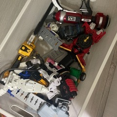 【譲り先決定】明日捨てます　戦隊モノおもちゃの画像