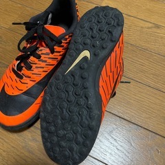 サッカー　シューズ　23.5cmの画像