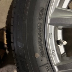 ヤリスクロス スタッドレス タイヤ ホイール セット 205/65R16の画像