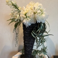🌹豪華❗️大きめ造花花器付き🌹の画像