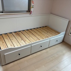IKEA 伸縮ベッドの画像