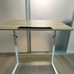昇降デスク(角度調節可)の画像
