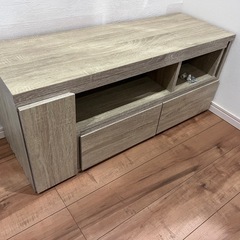テレビボードの画像