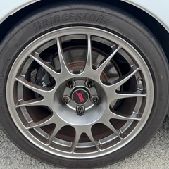 スバル STI BBS アルミホイール4本セット　18インチ 18x8.5JJ +53 と　STIセキュリティナット1台分の中古美品
の画像