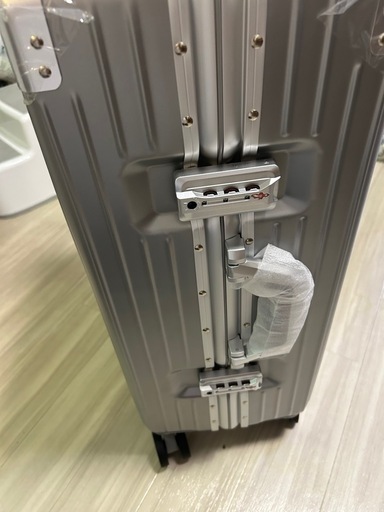 最終値下げ　1点のみ早い者勝ち　新品未使用　スーツケース キャリーケース  60L　5〜7泊用　