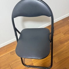 パイプ椅子 ブラックの画像