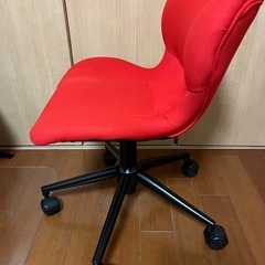 コンパクト　デスクチェア　赤の画像