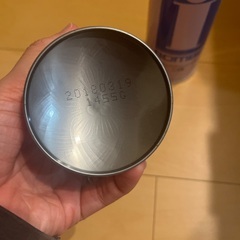スプレー缶　半分、フル　２缶の画像