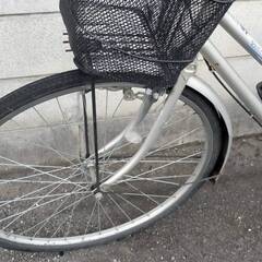◇自転車ママチャリ　27インチ（シルバー）  中古品◇003の画像