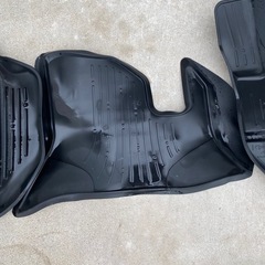 ハイエースフロアマットの画像