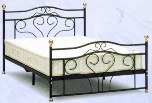 桂由美デザインのベッドフレーム