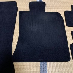 ミニクーパー　純正足マット
の画像