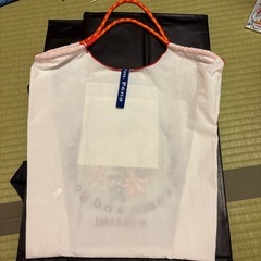 巾着にもなるトートバッグの画像