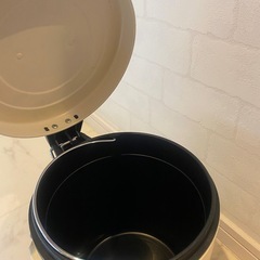 ゴミ箱
の画像