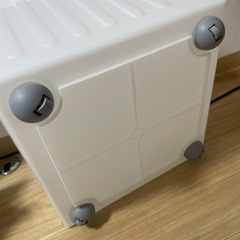 IKEA　VESSLA ヴェスラ 収納クレート キャスター付, ホワイト, 39x39 cmの画像