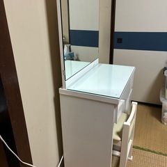 ニトリ　ドレッサー鏡台、椅子の画像