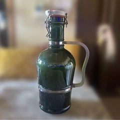 緑色ガラスボトル 500ml ハンドル付き高原ビール瓶の画像