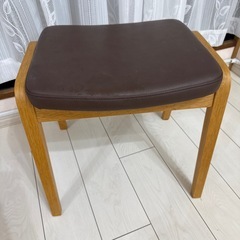 カリモク　スツール　いす椅子の画像