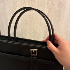 スーツ カバンの画像