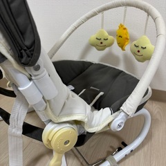 カトージ　バウンサーテーブル付きの画像