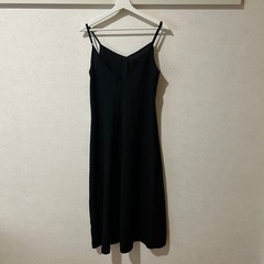 ブラック キャミワンピース ロングの画像