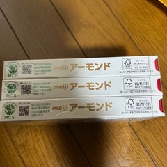 明治アーモンドチョコレート3箱の画像