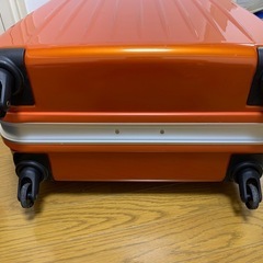 大型キャリーケースの画像