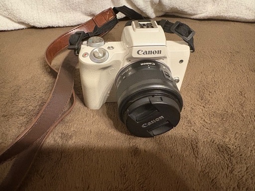 Canon ミラーレス一眼カメラ EOS Kiss M ボディー ホワイト EOSKISSMWH-BODY