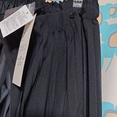新品タグ付き【プリーツスカート／Ｍサイズ】巻きスカート／ブラックの画像