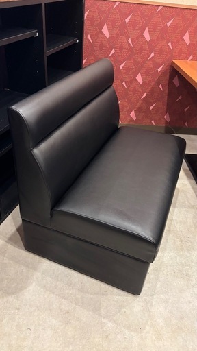 美品、タバコ匂いもついていません。業務用ボックスソファー