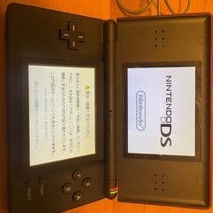 任天堂DS lite ソフト付きの画像