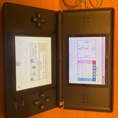 任天堂DS lite ソフト付きの画像
