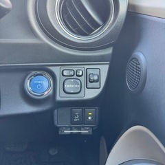 アクア　NHP10の画像