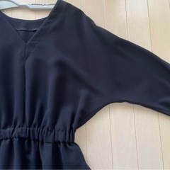 emmi 黒 長袖ブラウス Mサイズの画像