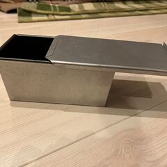 遠藤商事【フッ素加工　食パンケース（フタ付）　1斤】の画像