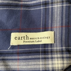 earth  チェック柄シャツワンピース ネイビー系 バックリボン の画像