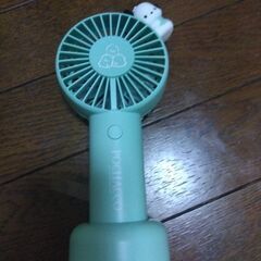 ポチャッコの手持ち電池式扇風機の画像